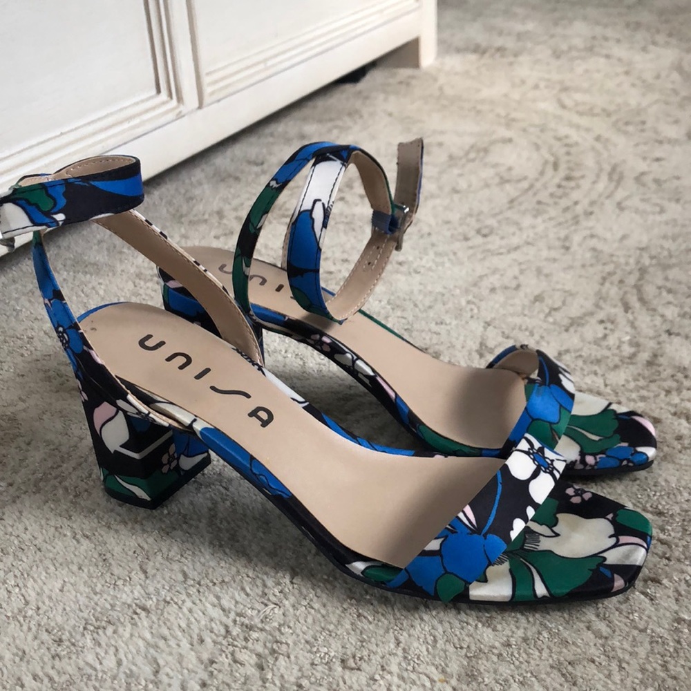 Unisa Women’s Open Toe Floral Block Heel Sandals